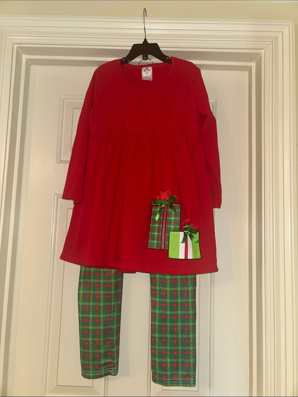 Girls' Red Holiday Pajama Set with Gift Appliqués